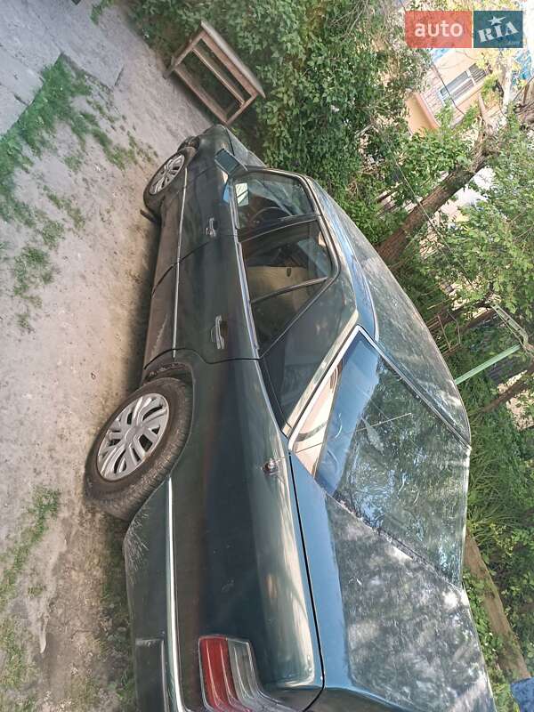 Седан Mercedes-Benz E-Class 1992 в Николаеве