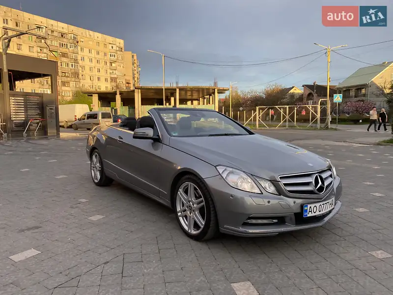 Кабриолет Mercedes-Benz E-Class 2012 в 