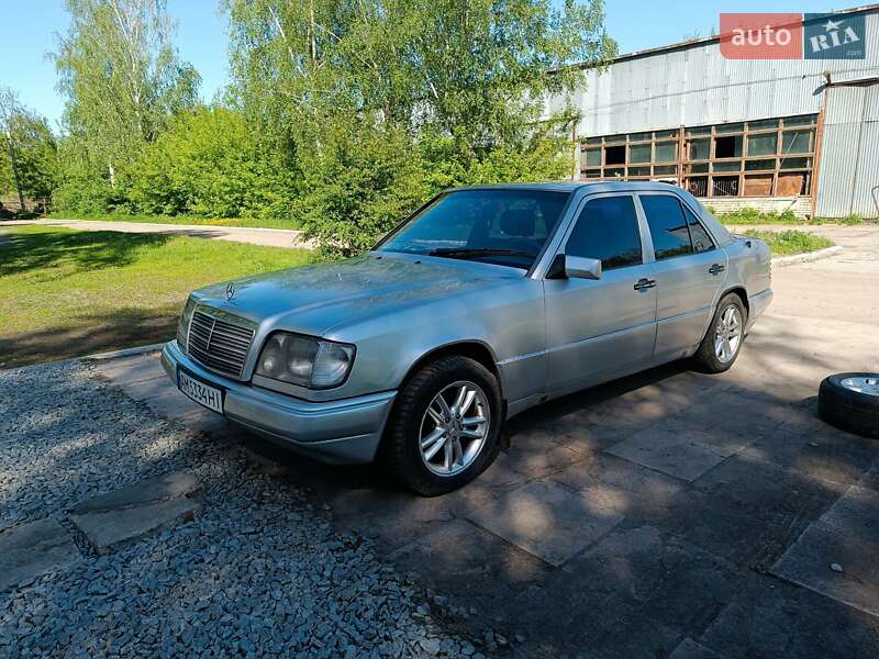 Седан Mercedes-Benz E-Class 1994 в Житомире