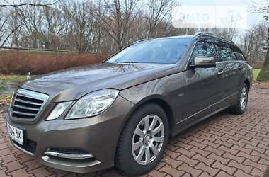 Універсал Mercedes-Benz E-Class 2011 в Зборові