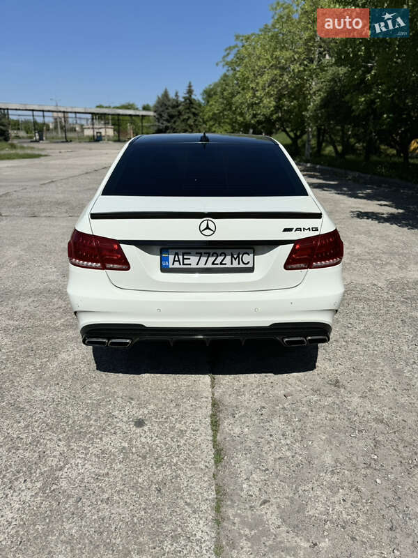 Седан Mercedes-Benz E-Class 2011 в Кривому Розі