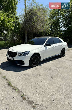 Седан Mercedes-Benz E-Class 2011 в 