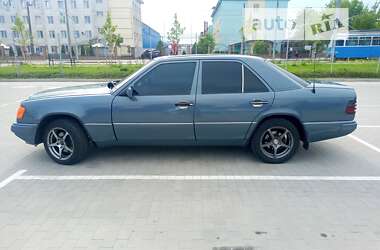 Седан Mercedes-Benz E-Class 1991 в Виннице