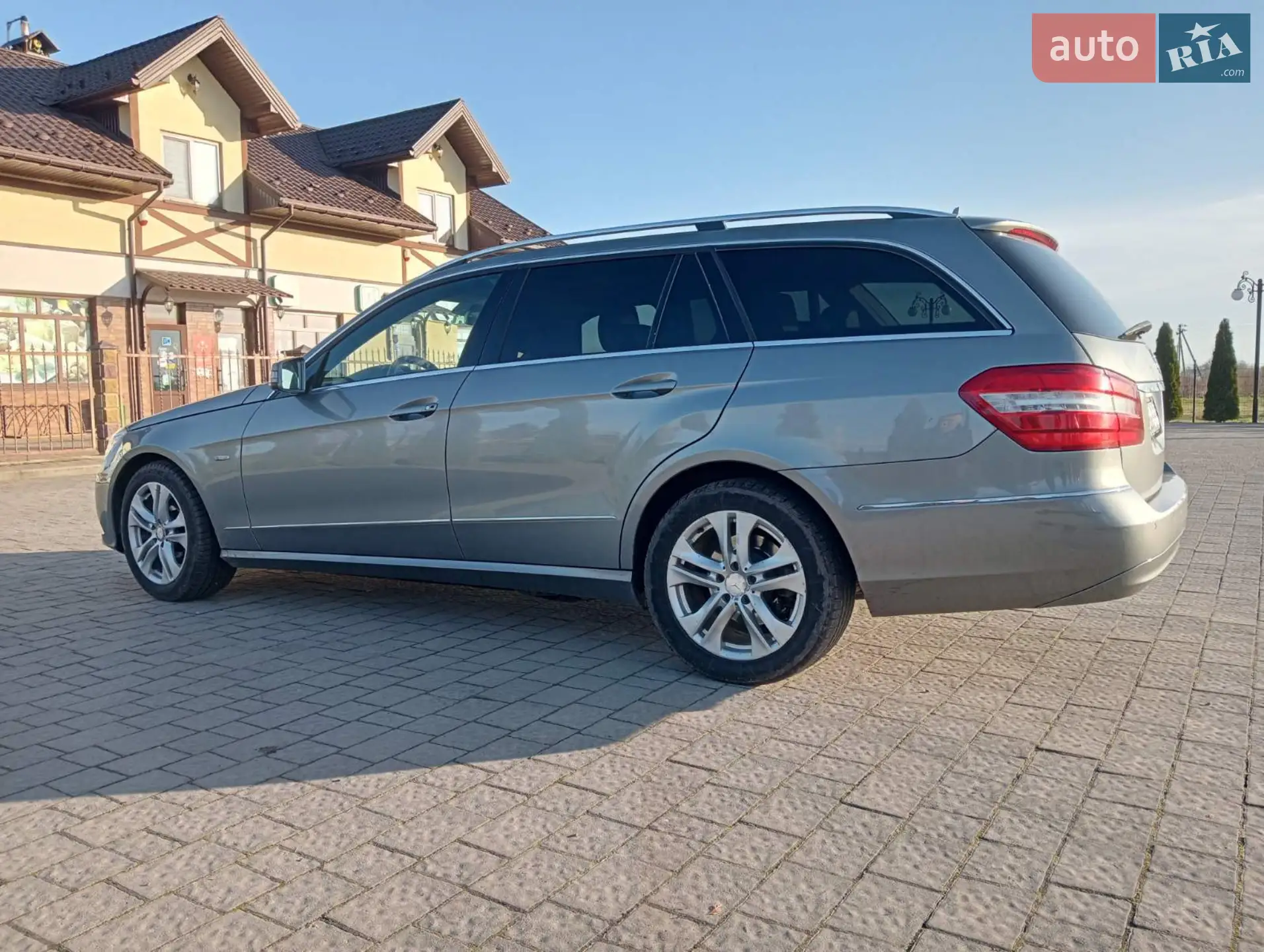 Mercedes-Benz E-Class 2010 VIN WDD2122031A242729 фото оголошення 4 з 11