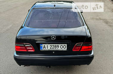 Седан Mercedes-Benz E-Class 1998 в Черновцах