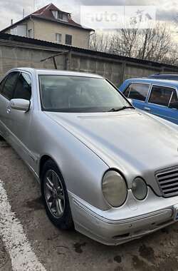 Седан Mercedes-Benz E-Class 2000 в Снятине