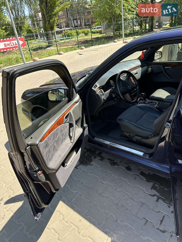 Седан Mercedes-Benz E-Class 2001 в Кривому Розі фото 18 Седан Mercedes-Benz E-Class 2001 в Кривому Розі