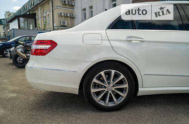 Седан Mercedes-Benz E-Class 2011 в Киеве