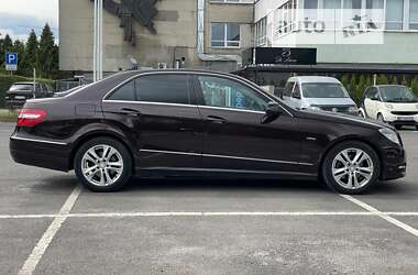 Седан Mercedes-Benz E-Class 2010 в Львове