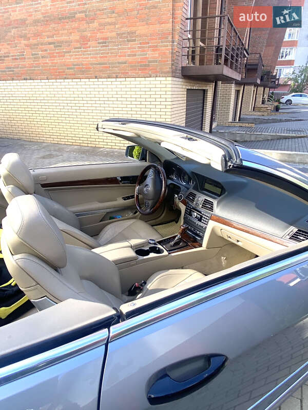 Кабриолет Mercedes-Benz E-Class 2010 в 