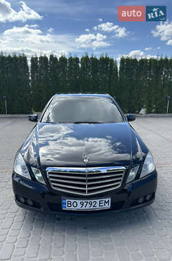 Седан Mercedes-Benz E-Class 2011 в Дунаевцах