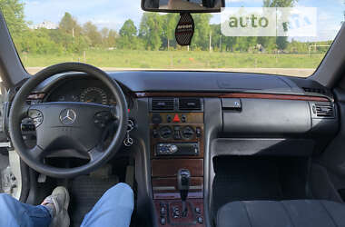 Седан Mercedes-Benz E-Class 2001 в Коломые