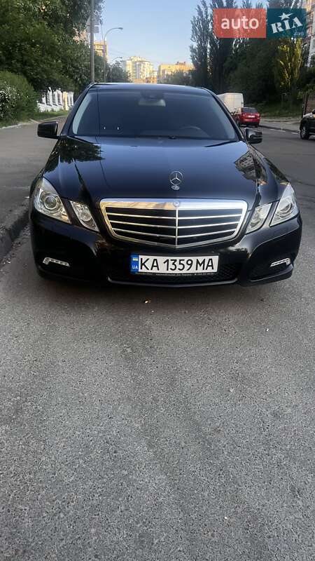 Седан Mercedes-Benz E-Class 2010 в Киеве