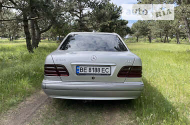 Седан Mercedes-Benz E-Class 2000 в Николаеве