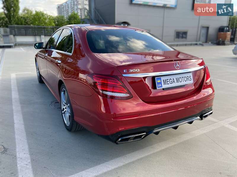 Седан Mercedes-Benz E-Class 2018 в Києві