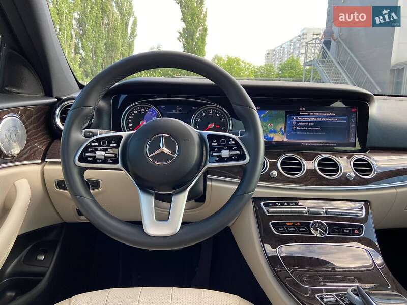 Седан Mercedes-Benz E-Class 2018 в Києві