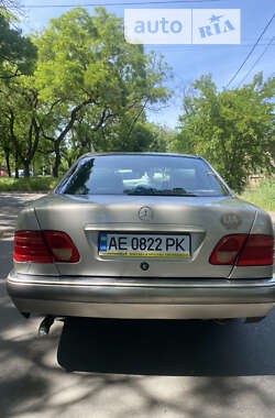 Седан Mercedes-Benz E-Class 1996 в Одессе
