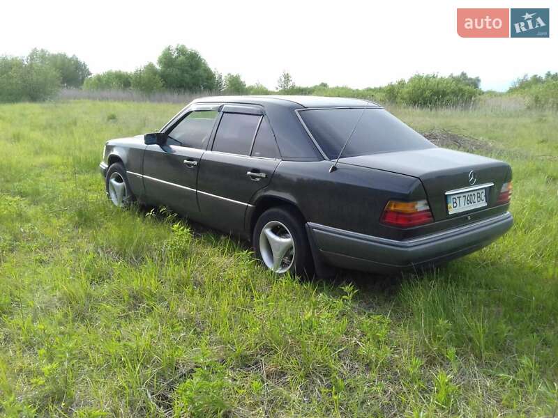 Седан Mercedes-Benz E-Class 1994 в Херсоні