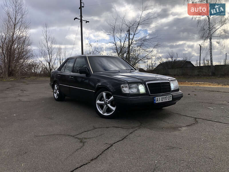 Mercedes-Benz E-Class 1993