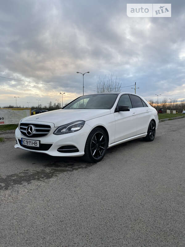 Седан Mercedes-Benz E-Class 2013 в Львові