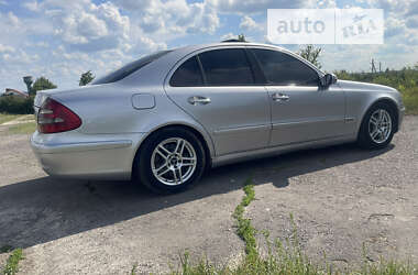 Седан Mercedes-Benz E-Class 2004 в Ровно