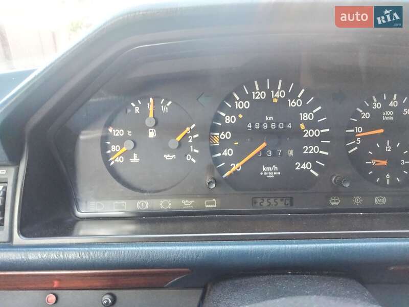 Седан Mercedes-Benz E-Class 1990 в Броварах