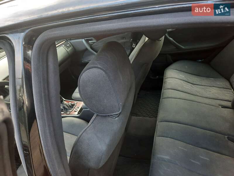 Седан Mercedes-Benz E-Class 2002 в Иршаве