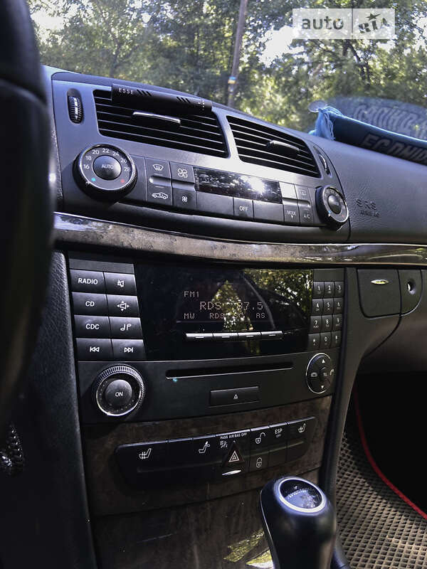 Седан Mercedes-Benz E-Class 2007 в Днепре
