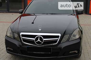 Седан Mercedes-Benz E-Class 2010 в Снятине