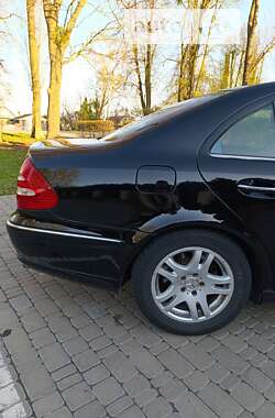 Седан Mercedes-Benz E-Class 2003 в Києві