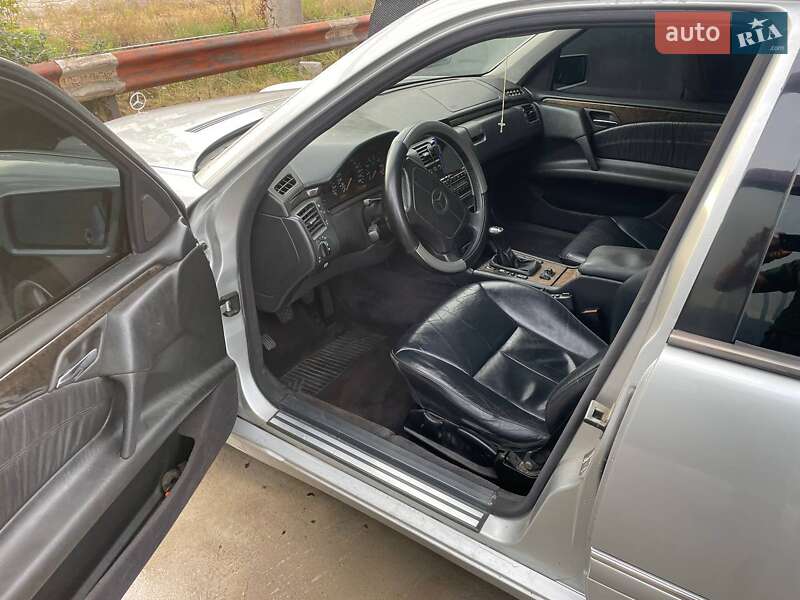 Седан Mercedes-Benz E-Class 1998 в Киеве фото 6 Седан Mercedes-Benz E-Class 1998 в Киеве