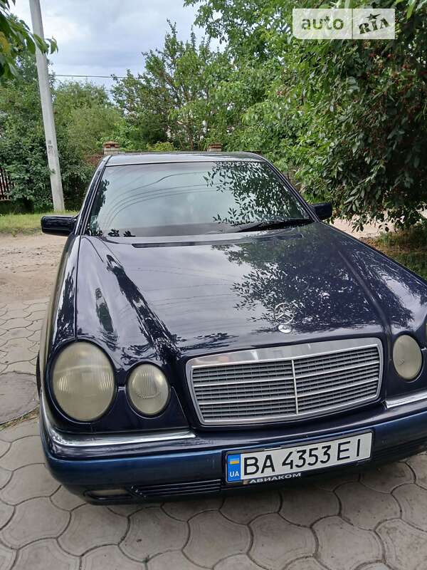 Седан Mercedes-Benz E-Class 1996 в Світловодську