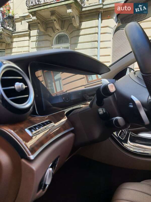 Седан Mercedes-Benz E-Class 2017 в Львове
