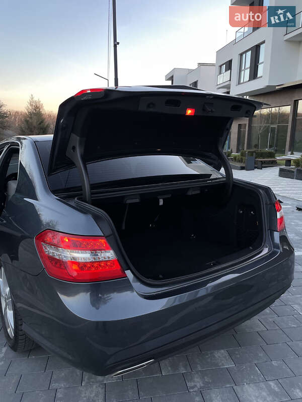 Седан Mercedes-Benz E-Class 2010 в Ужгороде