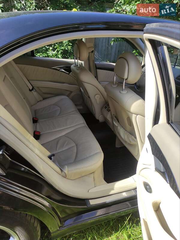 Седан Mercedes-Benz E-Class 2004 в Чернігові