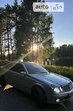 Седан Mercedes-Benz E-Class 2003 в Немирові