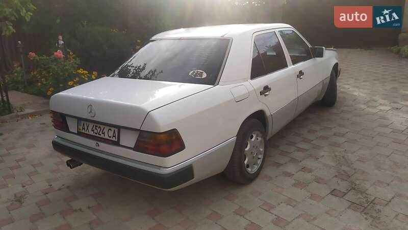 Седан Mercedes-Benz E-Class 1992 в Новой Водолаге