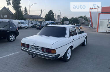 Седан Mercedes-Benz E-Class 1980 в Чернівцях