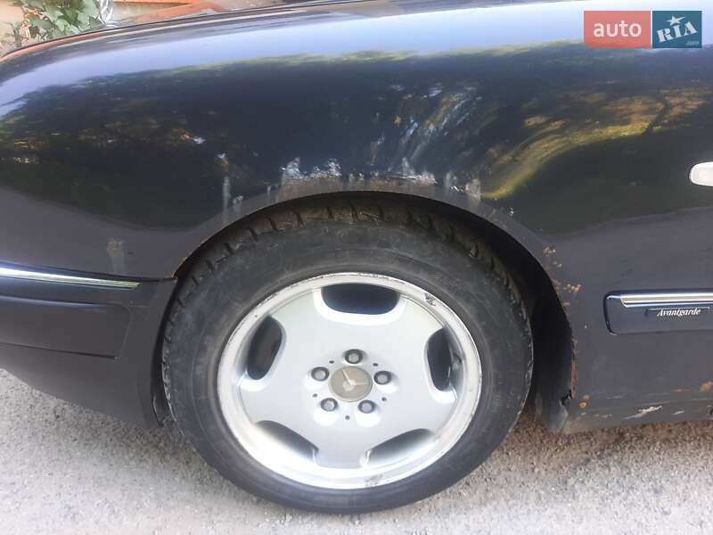 Седан Mercedes-Benz E-Class 1997 в Чорткове