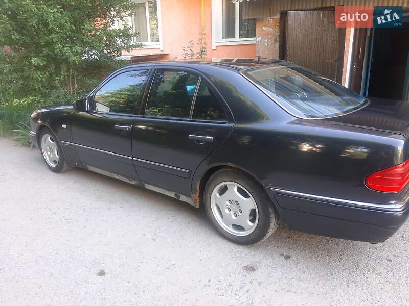 Седан Mercedes-Benz E-Class 1997 в Чорткове
