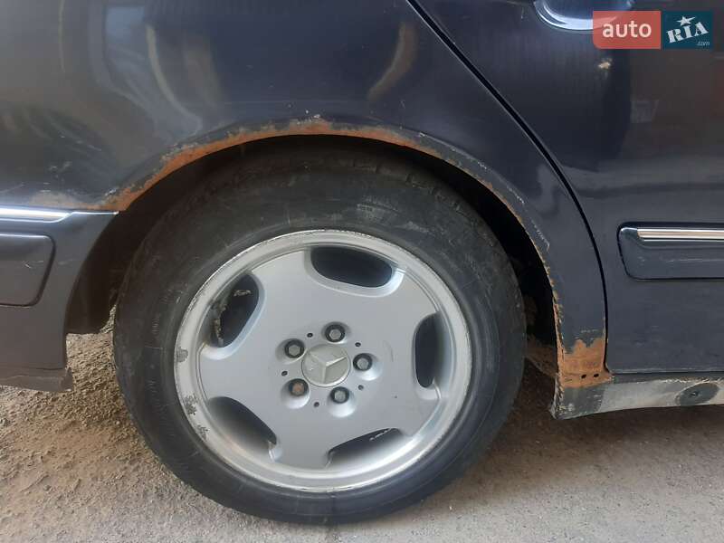 Седан Mercedes-Benz E-Class 1997 в Чорткове