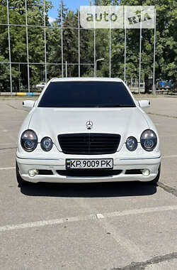 Седан Mercedes-Benz E-Class 2001 в Запоріжжі