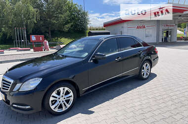 Седан Mercedes-Benz E-Class 2011 в Львові