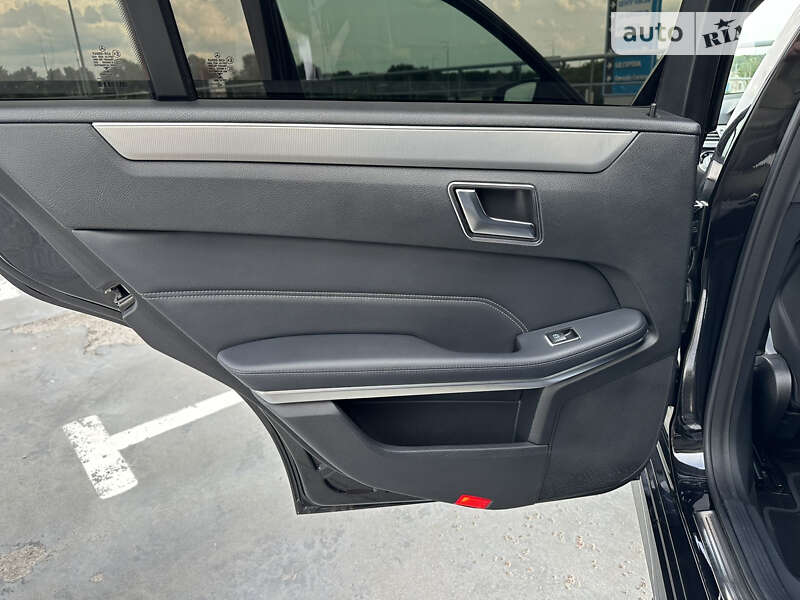 Седан Mercedes-Benz E-Class 2015 в Киеве