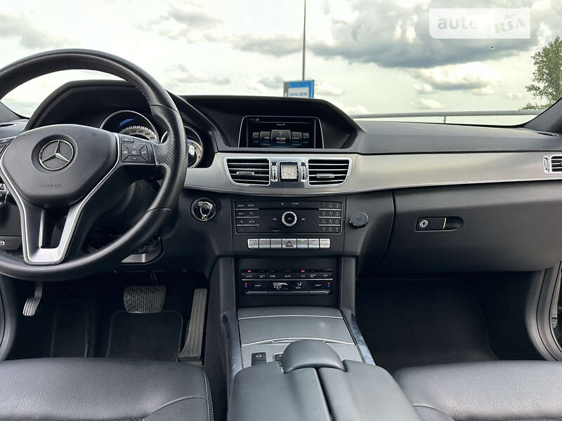 Седан Mercedes-Benz E-Class 2015 в Киеве