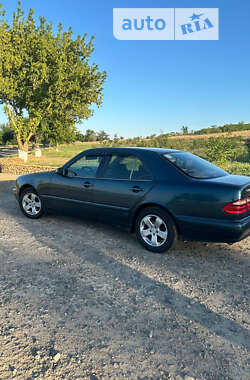 Седан Mercedes-Benz E-Class 2000 в Одесі