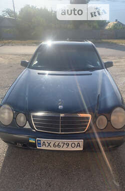 Седан Mercedes-Benz E-Class 2001 в Зміїві