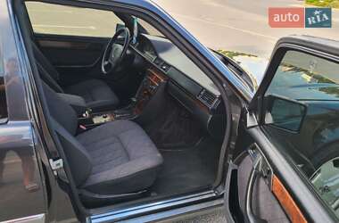 Седан Mercedes-Benz E-Class 1994 в 