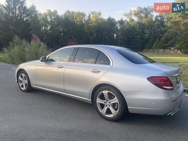 Седан Mercedes-Benz E-Class 2016 в Дніпрі