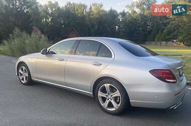 Седан Mercedes-Benz E-Class 2016 в Днепре